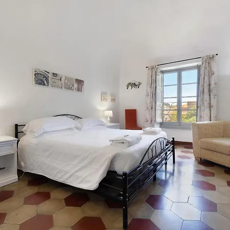 Trilocale Ginevra Finale Ligure